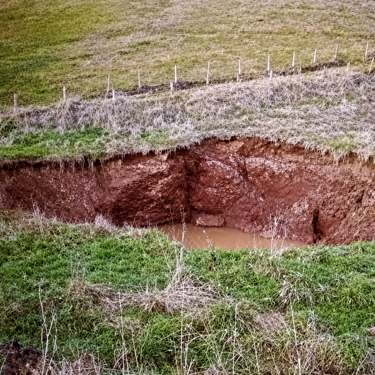 Socavón documentado en el valle